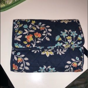Gently used Vera Bradley wallet! Very unique!